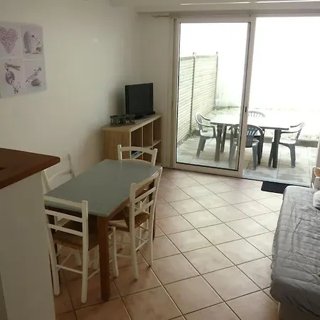 Petite Maison Avec Jardin *