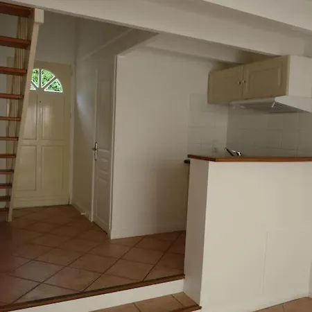 Petite Maison Avec Jardin * La Rochelle (Charente-Maritime)